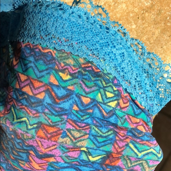 patterned bra - Picture 4 of 5